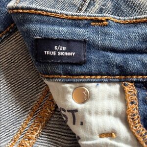 GAP Women’s size 6 True Skinny Jeans - Classic Blue